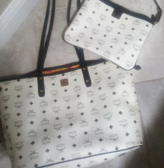 SOLD NOT AVAILABLE Authentic MCM Tote and pouch - Picture 8 of 16